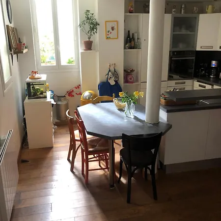Grand Studio Atypique 45 M2 ,paris 10 Eme * París
